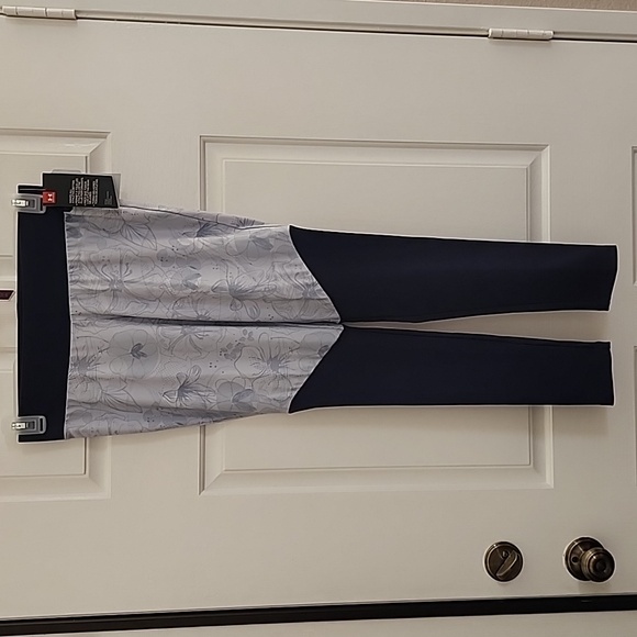 Under Armour Women's UA Unstoppable Ribbed Blue Floral Leggings NWT - Picture 5 of 11